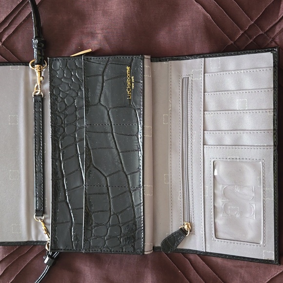 Liz Claiborne mini shouder bag. - Picture 3 of 6